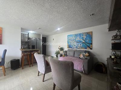 Apartamento de 3 alcobas en venta en Itagüí, Itagüí, 70 m² · foto 4 de 17