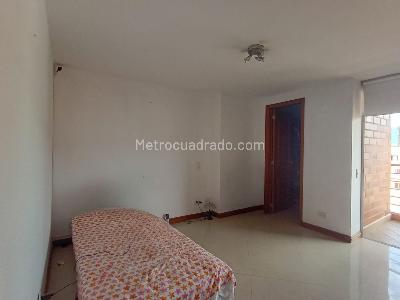 Apartamento de 3 alcobas en arriendo en Laureles, Medellín, 100 m² · foto 15 de 19