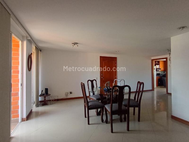 3BR Apartment in LAURELES (100 m²) - 2