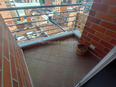 Apartamento de 3 alcobas en venta en Laureles, Medellín, 100 m² · foto 18 de 19