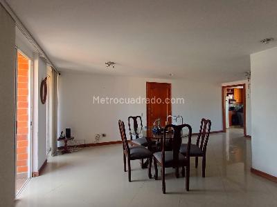 Apartamento de 3 alcobas en venta en Laureles, Medellín, 100 m² · foto 2 de 19