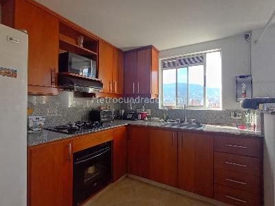 Apartamento de 3 alcobas en venta en Laureles, Medellín, 100 m² · foto 7 de 19