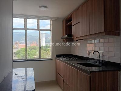 Apartamento de 3 alcobas en arriendo en Laureles, Medellín, 85 m² · foto 9 de 18