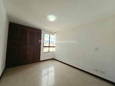 Apartamento en venta en Laureles, Medellín · foto 11 de 18