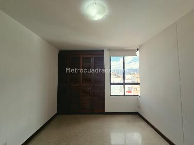 Apartamento en venta en Laureles, Medellín · foto 12 de 18