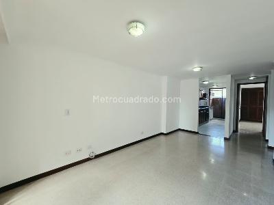 Apartamento en venta en Laureles, Medellín · foto 3 de 18