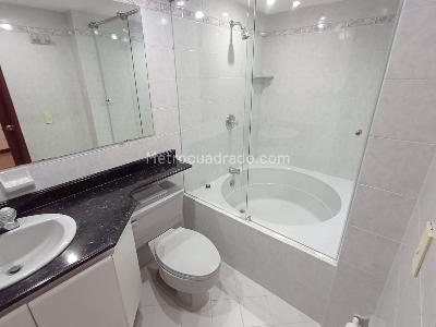 Apartamento de 3 alcobas en venta en Laureles, Medellín, 118 m² · foto 17 de 19