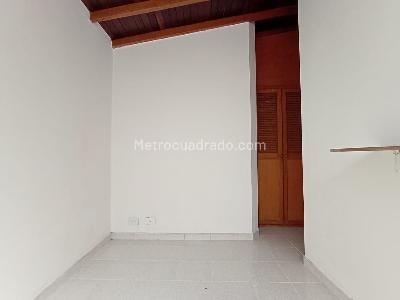 Apartamento de 4 alcobas en arriendo en Laureles, Medellín, 120 m² · foto 10 de 18