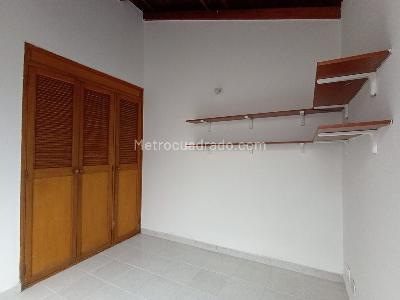 Apartamento de 4 alcobas en arriendo en Laureles, Medellín, 120 m² · foto 12 de 18