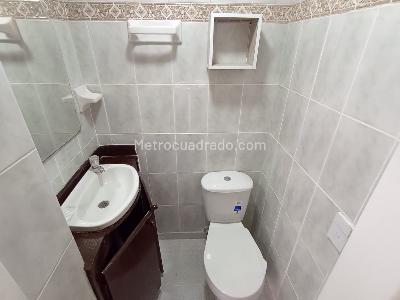 Apartamento de 4 alcobas en arriendo en Laureles, Medellín, 120 m² · foto 16 de 18
