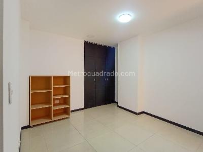 Apartamento de 3 alcobas en arriendo en Laureles, Medellín, 110 m² · foto 13 de 19
