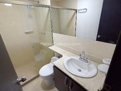 Apartamento de 3 alcobas en arriendo en Laureles, Medellín, 110 m² · foto 16 de 19