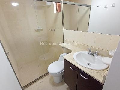 Apartamento de 3 alcobas en arriendo en Laureles, Medellín, 110 m² · foto 17 de 19