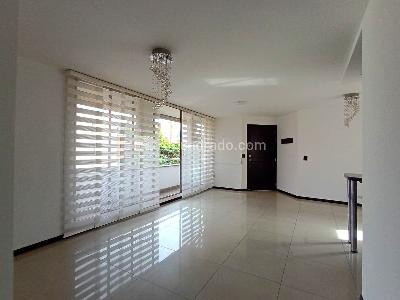 Apartamento de 3 alcobas en arriendo en Laureles, Medellín, 110 m² · foto 2 de 19