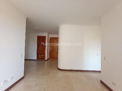 Apartamento en arriendo en Laureles, Medellín · foto 3 de 20
