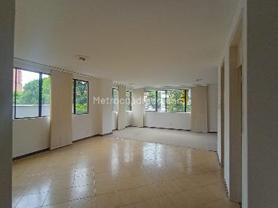 Apartamento de 3 alcobas en venta en Laureles, Medellín, 149 m² · foto 1 de 20