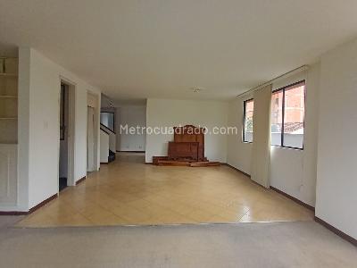 Apartamento de 3 alcobas en venta en Laureles, Medellín, 149 m² · foto 2 de 20