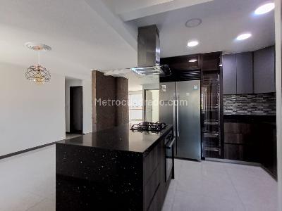Apartamento de 4 alcobas en venta en Laureles, Medellín, 137 m² · foto 5 de 19