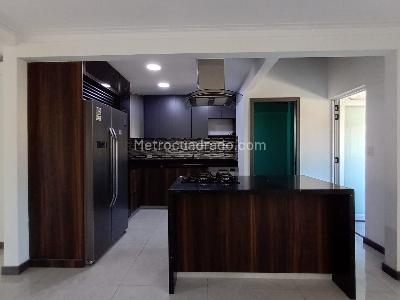 Apartamento de 4 alcobas en venta en Laureles, Medellín, 137 m² · foto 7 de 19