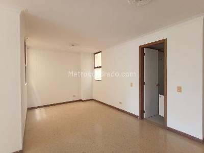 Apartamento en venta en Laureles, Medellín · foto 4 de 17