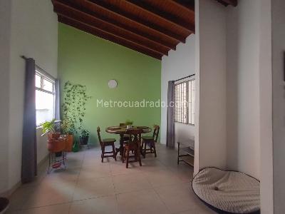 Apartamento de 3 alcobas en venta en Laureles, Medellín, 147 m² · foto 2 de 20