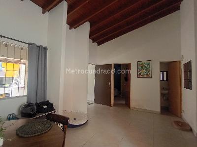 Apartamento de 3 alcobas en venta en Laureles, Medellín, 147 m² · foto 3 de 20