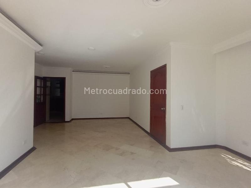 3BR Apartment in LAURELES (109 m²) - 2