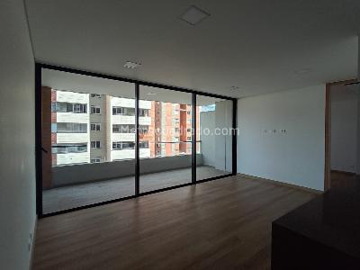 Apartamento de 2 alcobas en venta en Laureles, Medellín, 74 m² · foto 2 de 18