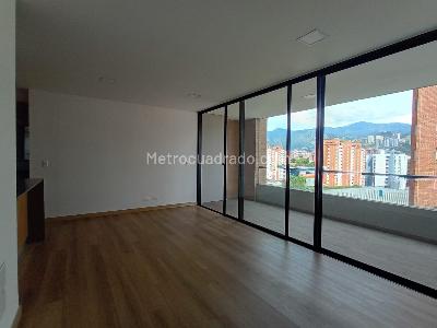Apartamento de 2 alcobas en venta en Laureles, Medellín, 74 m² · foto 3 de 18