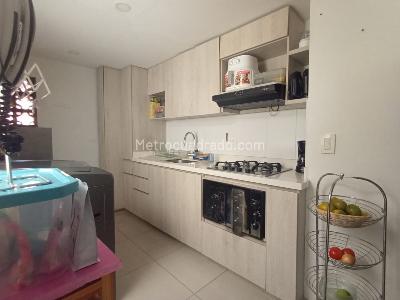 Apartamento de 2 alcobas en venta en Laureles, Medellín, 62 m² · foto 7 de 18