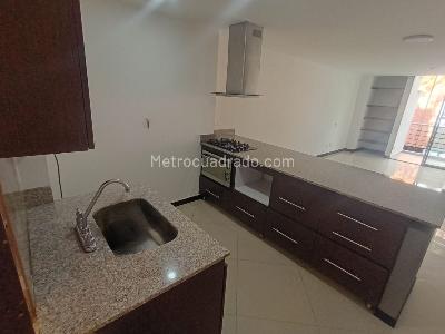 Apartamento de 3 alcobas en arriendo en Laureles, Medellín, 120 m² · foto 5 de 18