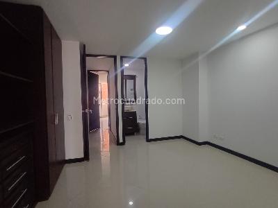 Apartamento de 3 alcobas en arriendo en Laureles, Medellín, 120 m² · foto 9 de 18