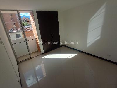 Apartamento de 3 alcobas en arriendo en Laureles, Medellín, 120 m² · foto 13 de 18