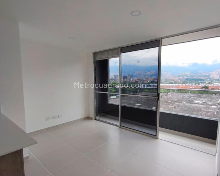 Apartamento en Arriendo en Itagüí con Parqueadero y Balcón