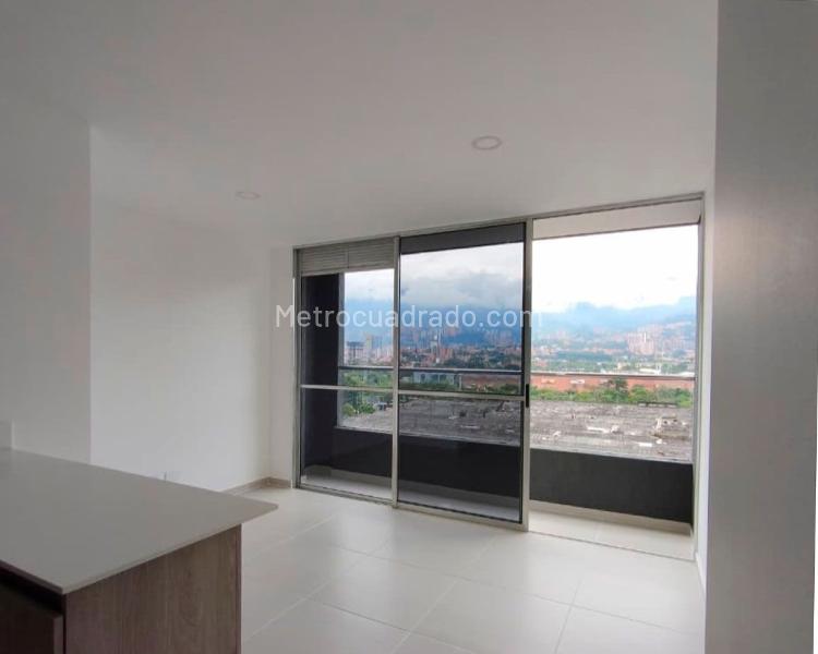 Apartamento en Arriendo en Itagüí con Parqueadero y Balcón - 3