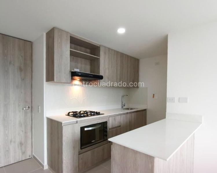 Apartamento en Arriendo en Itagüí con Parqueadero y Balcón - 4