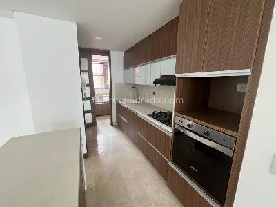 Apartamento de 3 alcobas en venta en Laureles, Medellín, 134 m² · foto 7 de 18