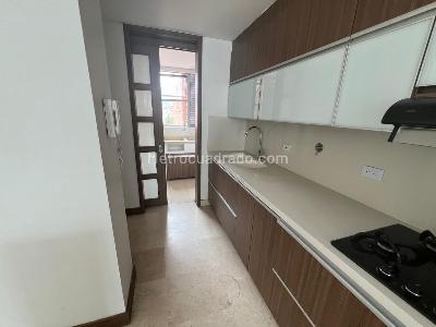 Apartamento de 3 alcobas en venta en Laureles, Medellín, 134 m² · foto 8 de 18