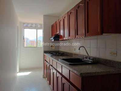 Apartamento de 3 alcobas en arriendo en Laureles, Medellín, 100 m² · foto 7 de 20