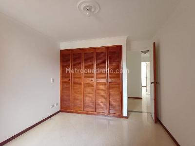 Apartamento de 3 alcobas en arriendo en Laureles, Medellín, 100 m² · foto 9 de 20