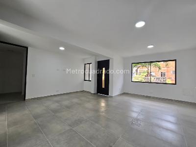 Apartamento de 3 alcobas en venta en Belen, Medellín, 114 m² · foto 4 de 18