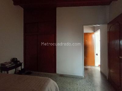 Casa de 5 alcobas en venta en La America, Medellín, 327 m² · foto 12 de 19