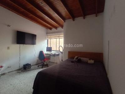 Casa de 5 alcobas en venta en La America, Medellín, 327 m² · foto 14 de 19