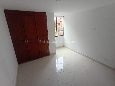 Apartamento de 3 alcobas en venta en Laureles, Medellín, 127 m² · foto 11 de 19