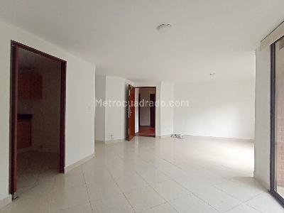 Apartamento de 3 alcobas en venta en Laureles, Medellín, 127 m² · foto 3 de 19