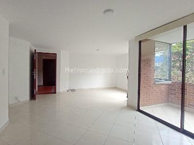 Apartamento de 3 alcobas en venta en Laureles, Medellín, 127 m² · foto 4 de 19