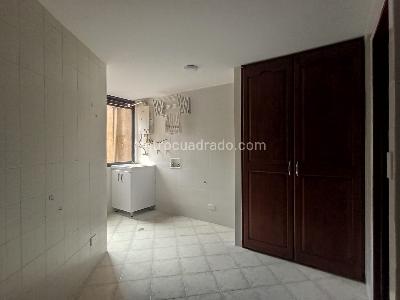Apartamento de 3 alcobas en venta en Laureles, Medellín, 127 m² · foto 7 de 19