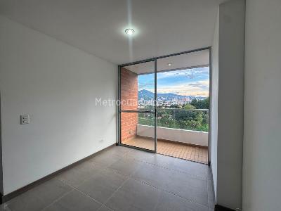 Apartamento en venta en Itagui, Itagüí · foto 4 de 13
