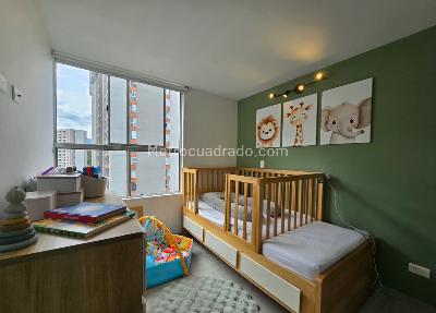 Apartamento de 2 alcobas en venta en Loma De Los Bernal, Medellín, 71 m² · foto 11 de 13