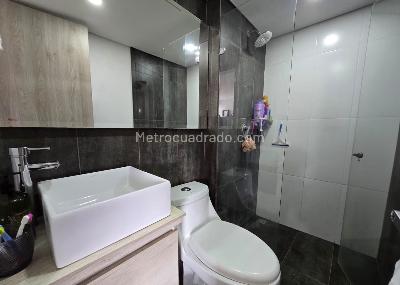 Apartamento de 2 alcobas en venta en Loma De Los Bernal, Medellín, 71 m² · foto 13 de 13